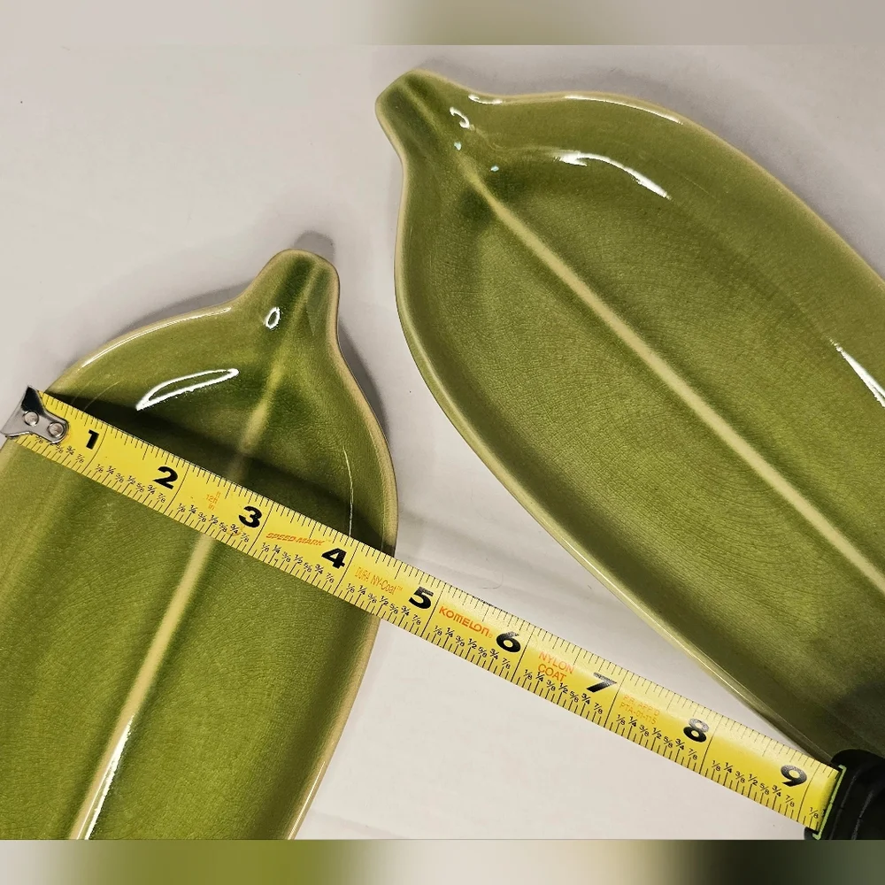 [PIER 1] (2) Vintage Olive/Charcuterie Serving Dishes 🍃🌶 Leaf/Chili Shape